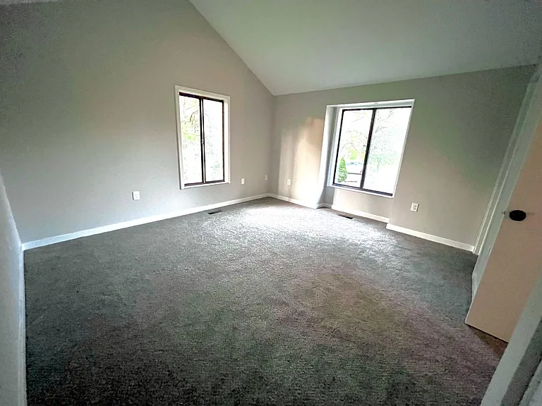 Upper level master bedroom with ensuite bathroom