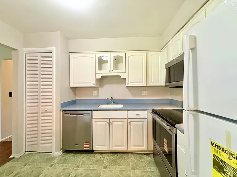 7350 Woodview St #3 — Photo 14