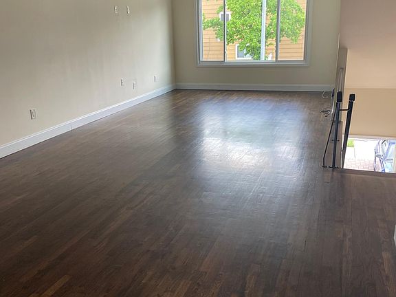 4th image of 98 Sandalwood Dr Floor 2