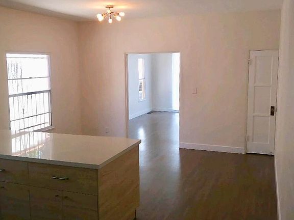 3rd image of 3429 Edgehill Dr
