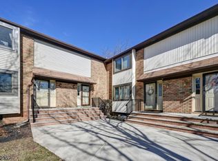 832 Robin Rd #832, Hillsborough, NJ 08844