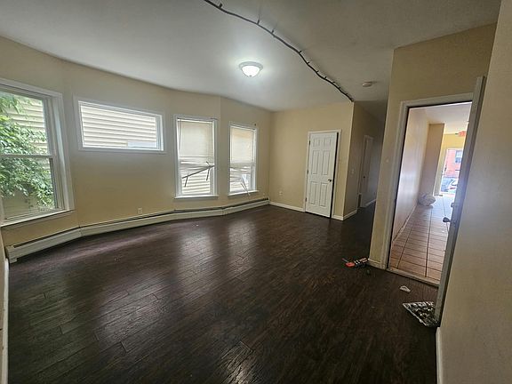 5th image of 49 Thompson St #1E