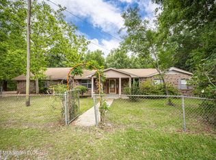 13317 Greenacres Dr, Ocean Springs, MS 39564