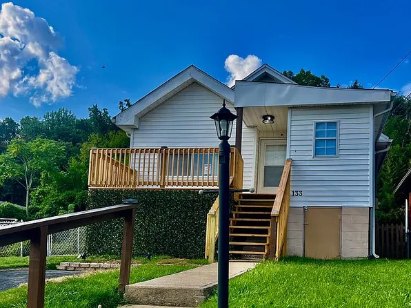 133 Costello St, Charleston, WV 25302