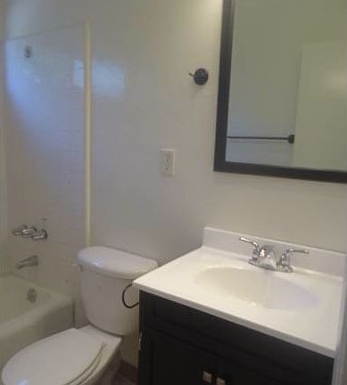3rd image of 1661 W 219th St APT 5