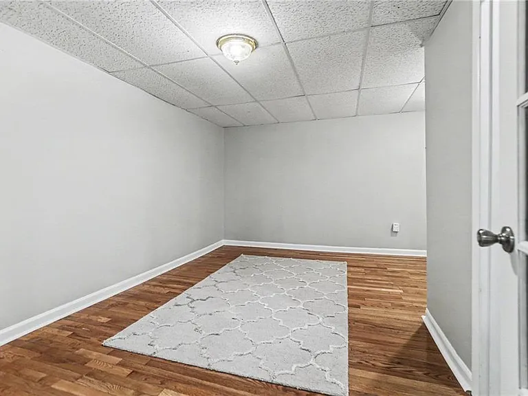 3084 Green Valley Dr — Photo 4