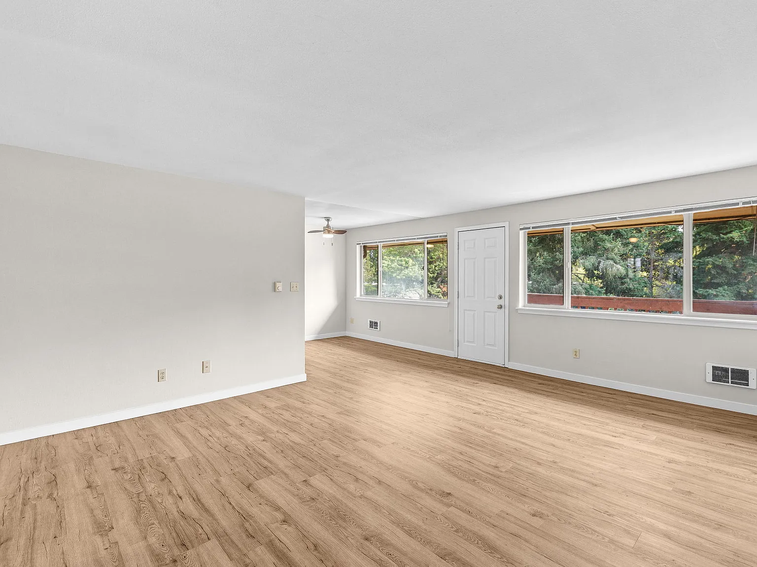 2 bed, 893 sqft, $2,500 — Photo 2