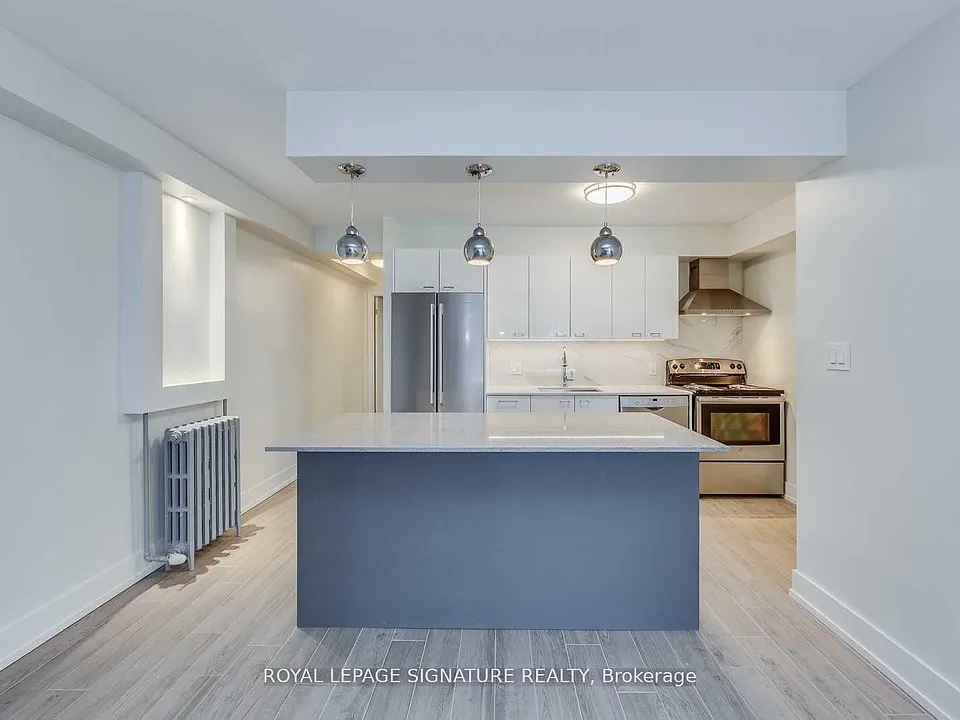 1089 Broadview Ave #2
