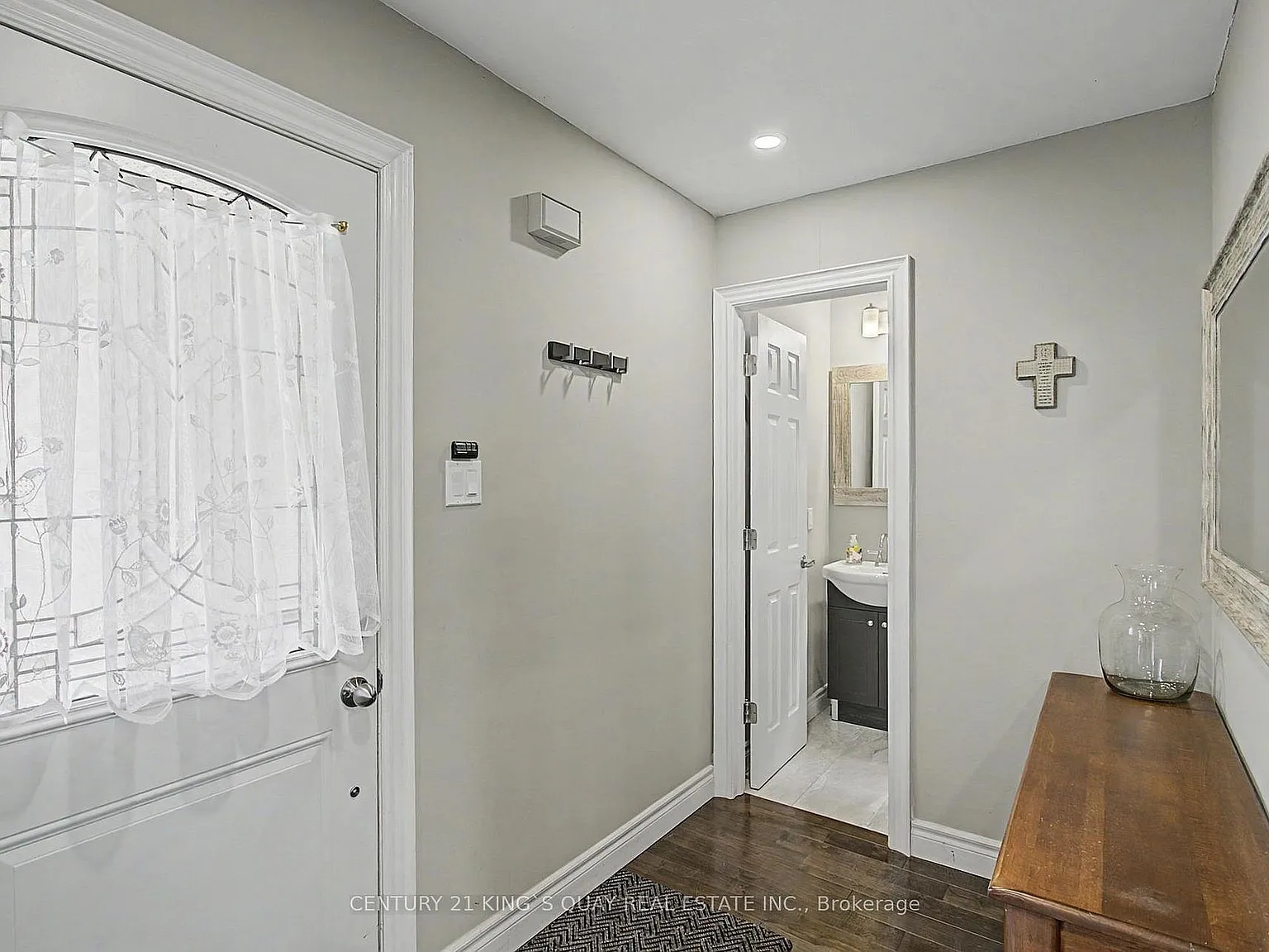 4 bed, 1750 sqft, $3,500 — Photo 4
