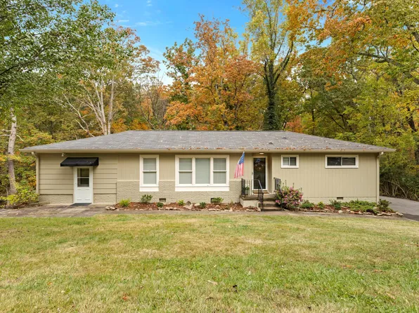 201 Sunnybrook Trl, Signal Mountain, TN 37377