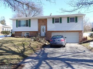 2340 Sycamore Rd, York, PA 17408