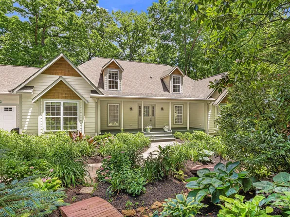 25 Knoll Hill Ln, Black Mountain, NC 28711