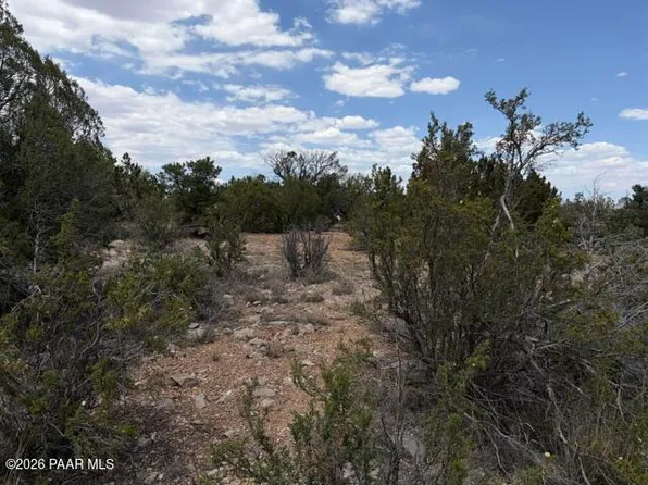 3883 N Shadow Mountain Pkwy, Seligman, AZ 86337