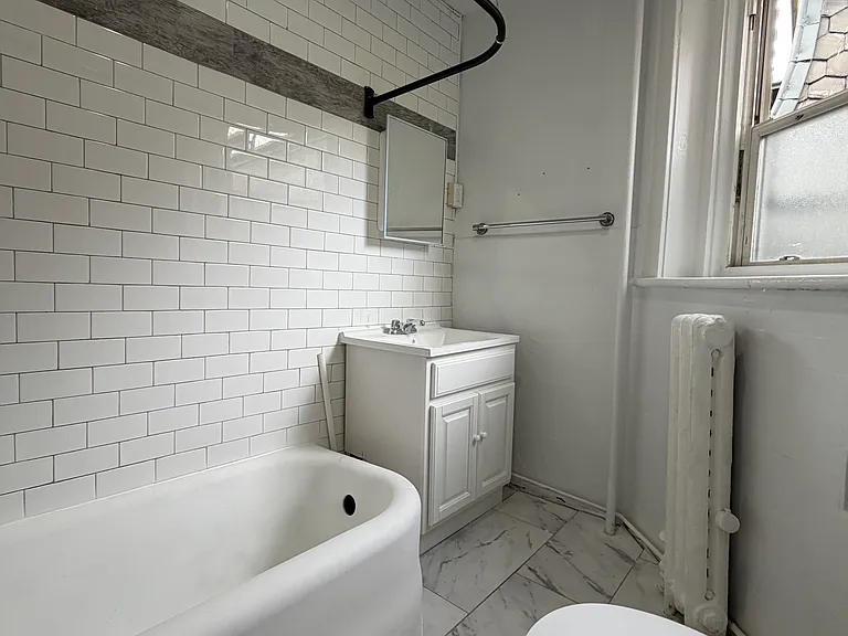 107 Elm St #5 — Photo 8