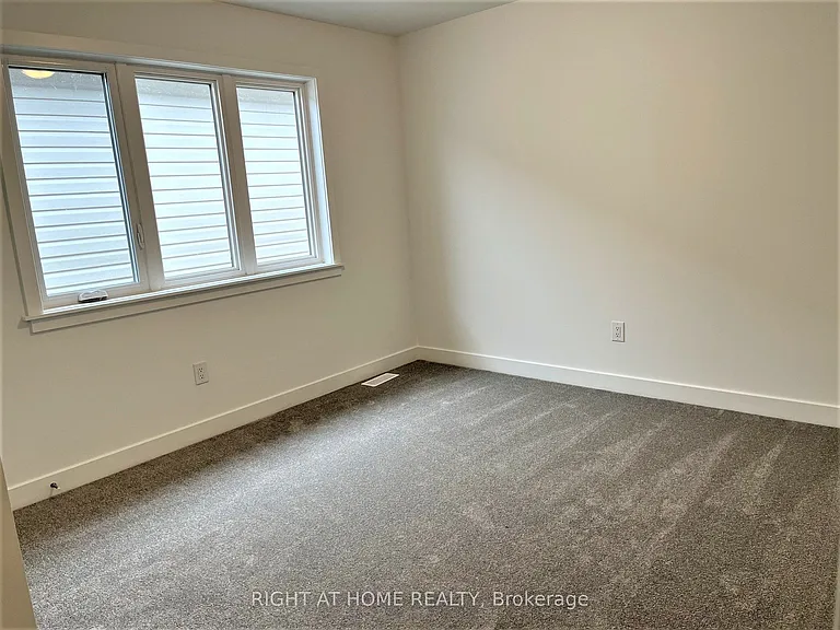 902 Duxbury Ln — Photo 24