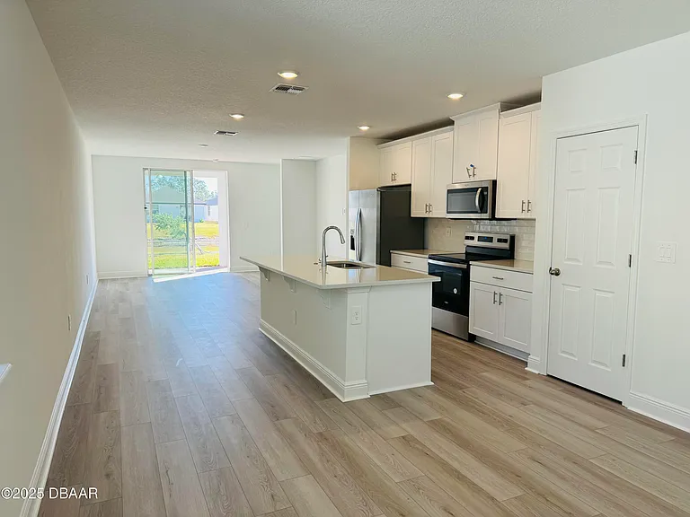 185 Links Terrace Blvd — Photo 4