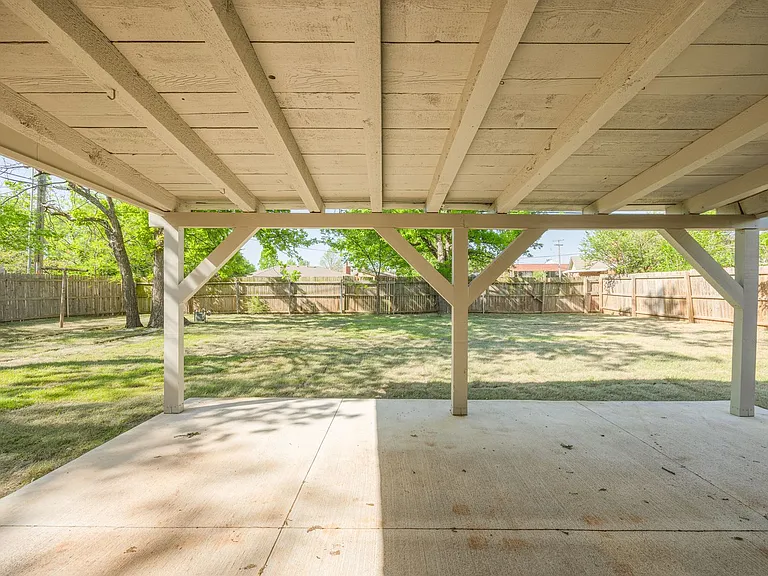 2716 Carlton Way — Photo 7