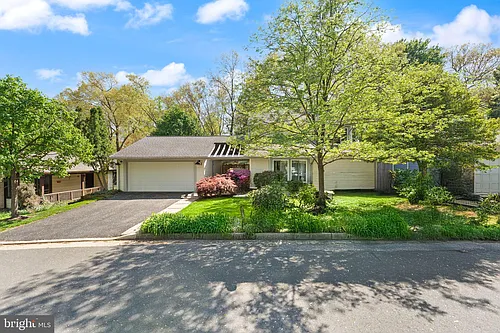 112 Hopeland Ln Photo 1