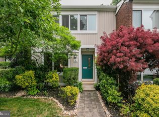 4 Cameron Ct, Princeton, NJ 08540