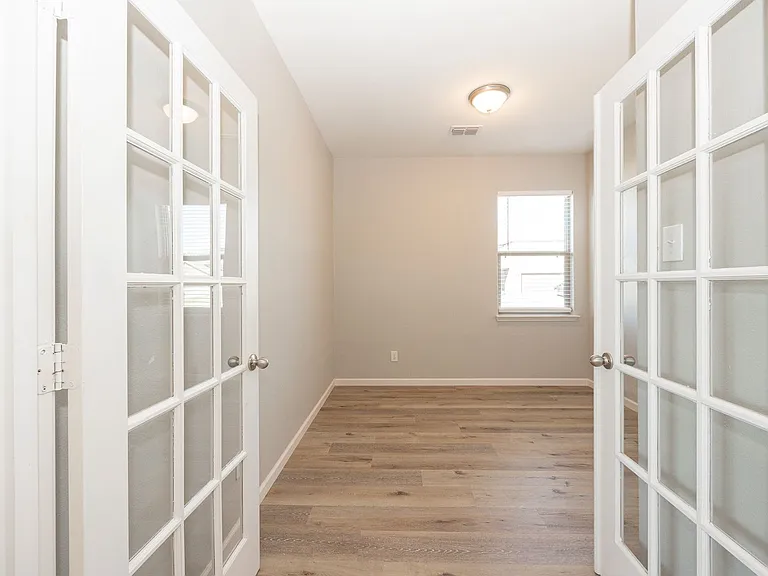 208 Harvey St — Photo 16