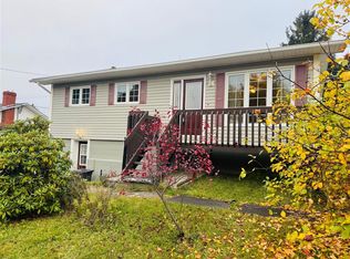3 Kings Pl, Grand Falls Windsor, NL A2B1E3