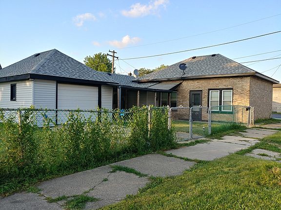 4th image of 14347 Sherman Ave