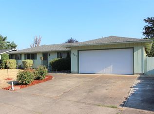 1727 Yukon St, Medford, OR 97504