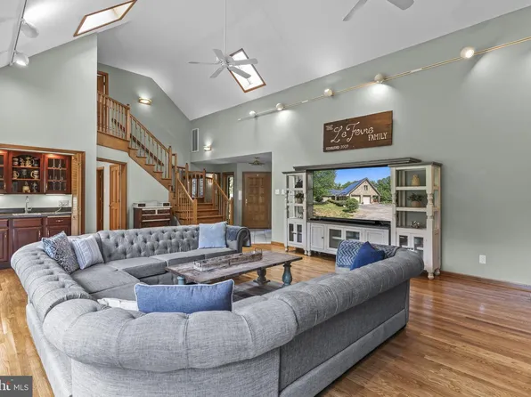 1800 Holland Cliffs Rd, Huntingtown, MD 20639