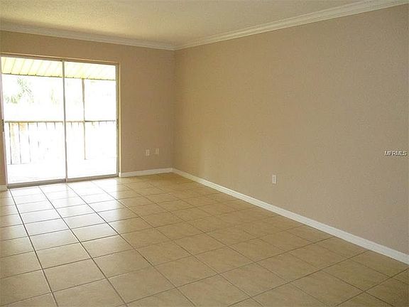 4th image of 942 La Costa Cir Unit 6