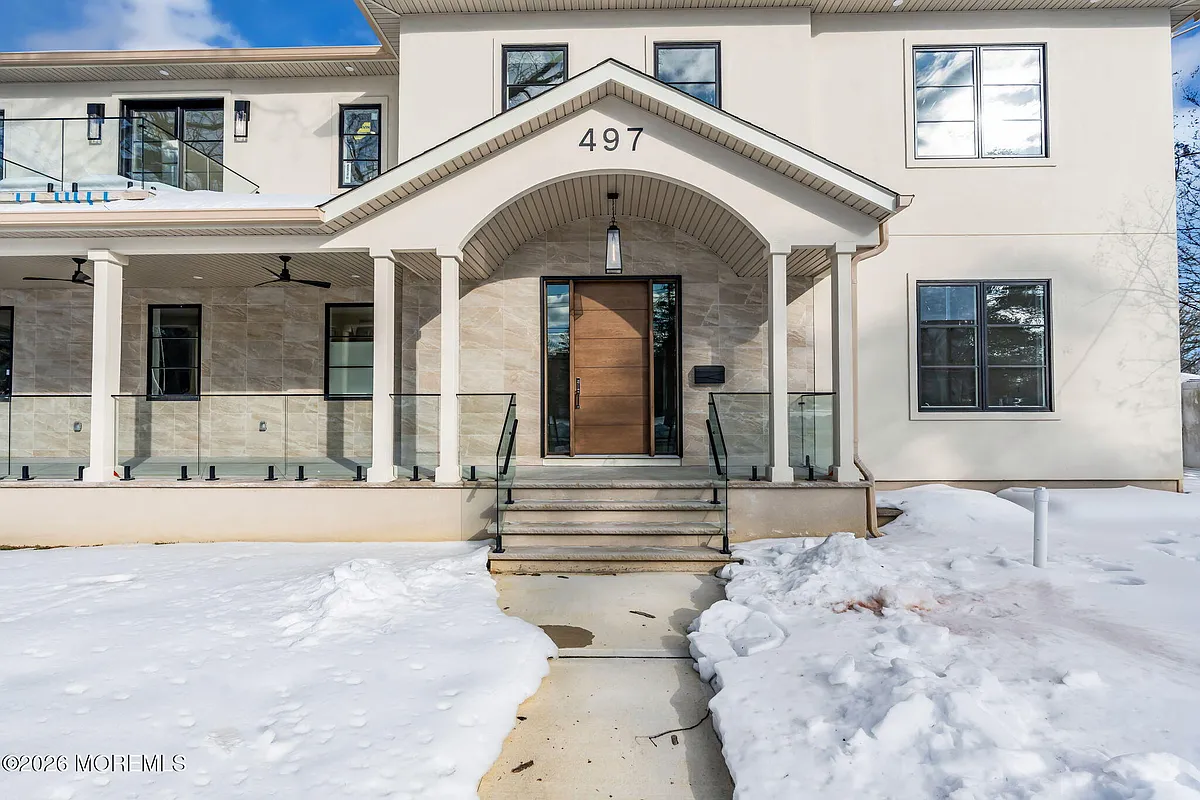 Building Photo - 497 Norwood Ave