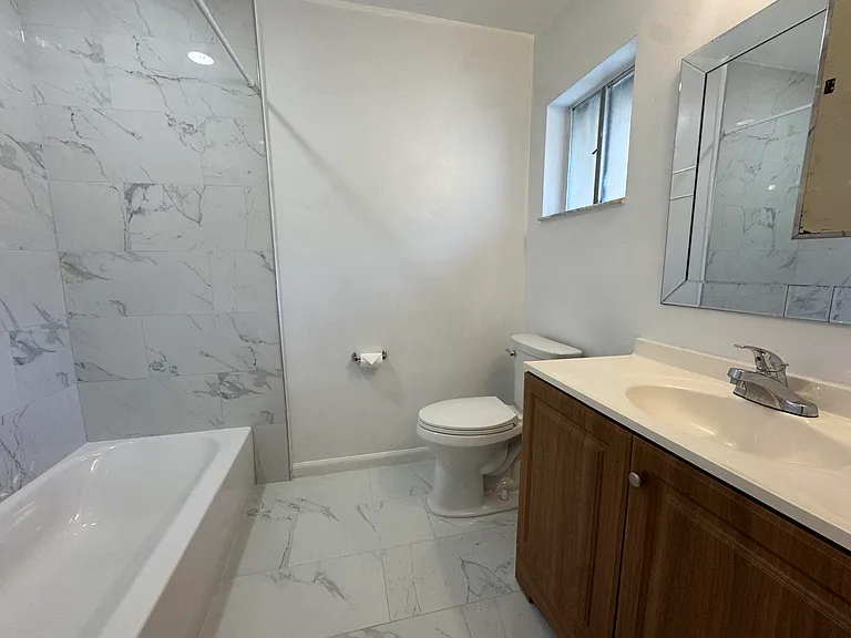 1343 Hampton Blvd — Photo 12