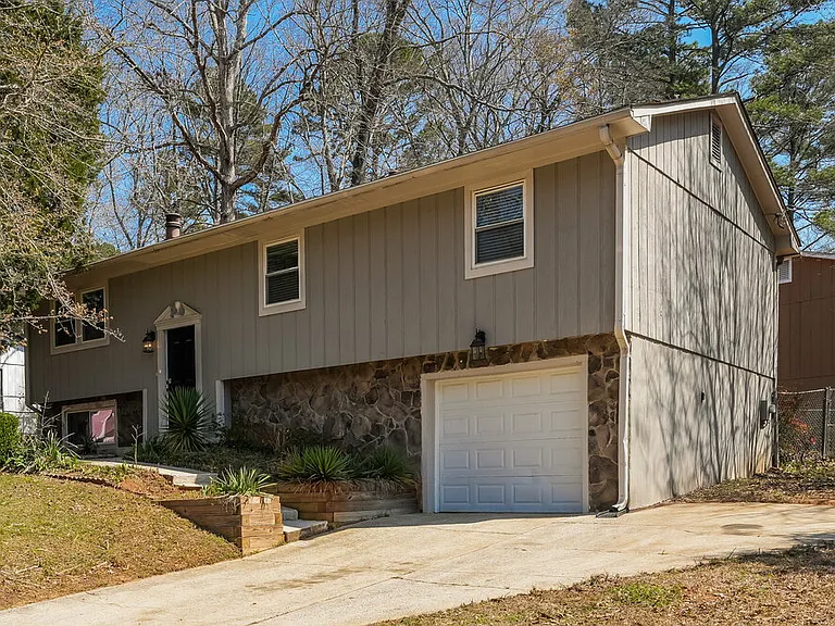 2194 Cherokee Valley Cir — Photo 4
