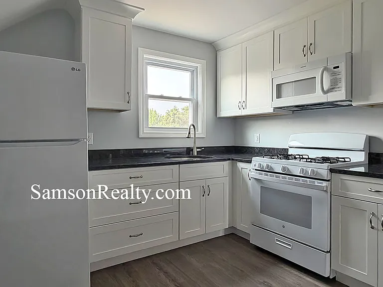 95 Taunton Ave #2 — Photo 10