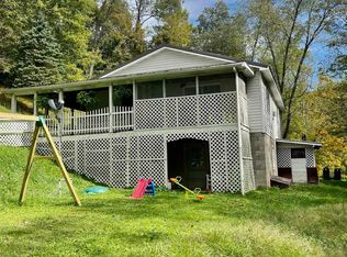 589 Mods Run Rd, Mannington, WV 26582