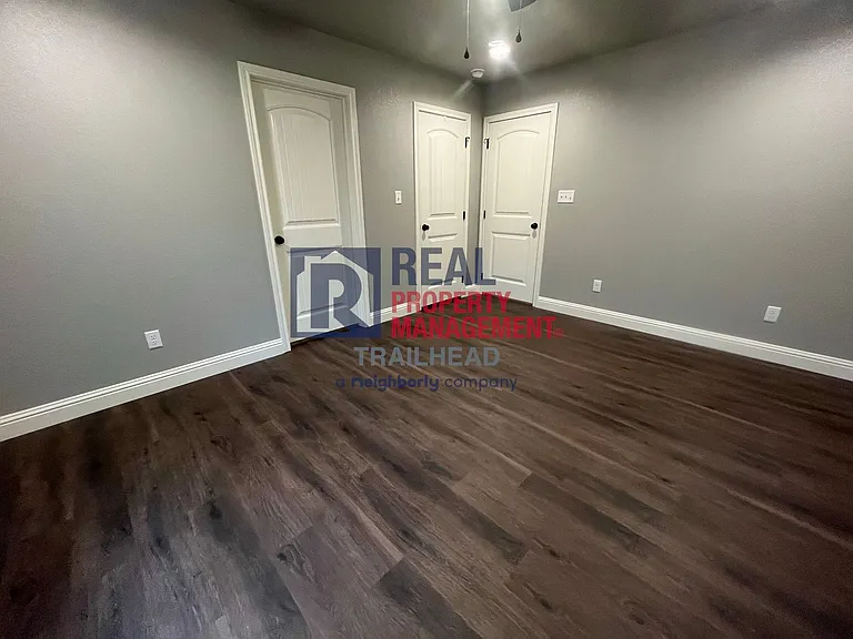 2700 Steepleridge Cir — Photo 11