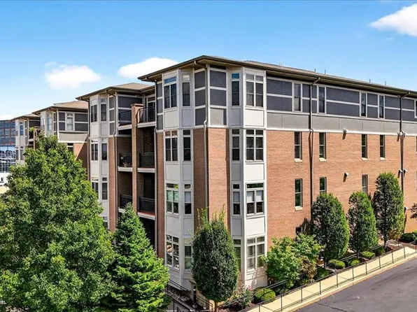 842 N New Ballas Ct Unit 302, Saint Louis, MO 63141