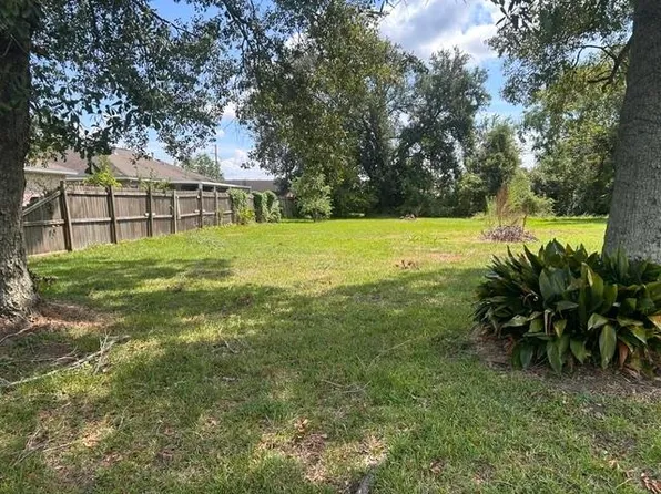 115 Boston Ave, Nederland, TX 77627