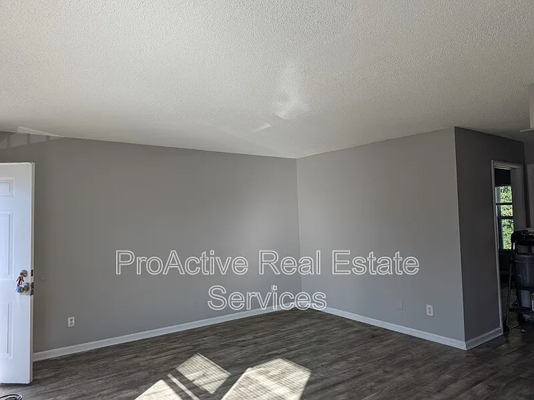 812 W 27th St #1 — Photo 20
