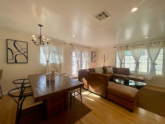 3rd image of 1028 12th St APT 6