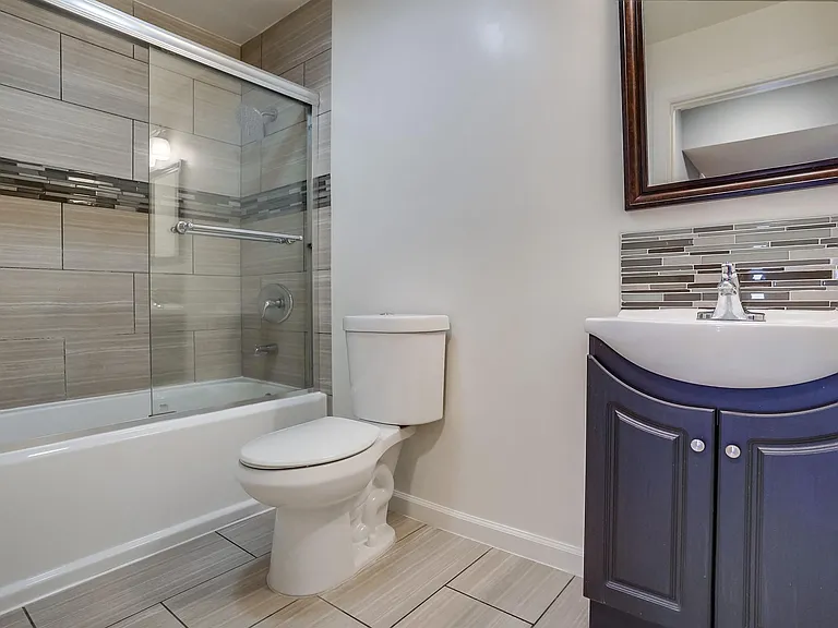 821 N Austin Ave — Photo 15
