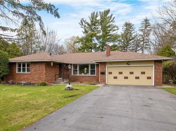 228 Ridgecrest Rd, Syracuse, NY 13214