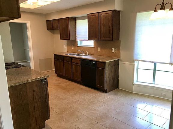 5th image of 13914 Fawnbrake Dr