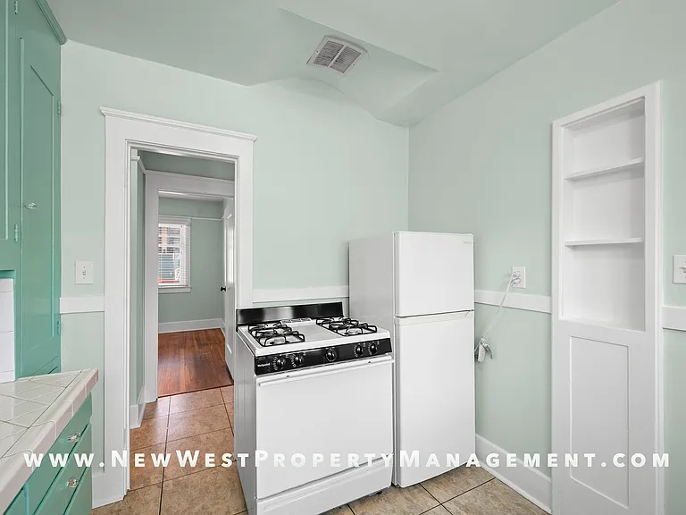2417 Market St — Photo 23