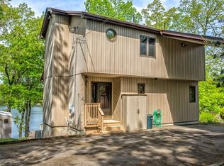 12 Grove St, Southwick, MA 01077