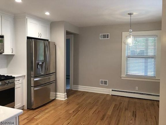 4th image of 130 Midland Ave #C000a-a