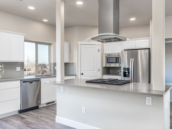 Photos of similar product. Not actual home.