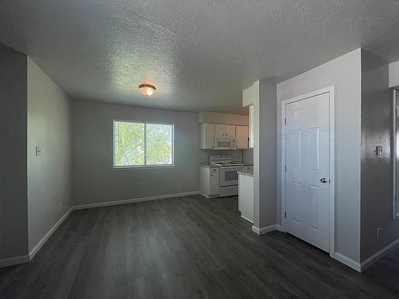 4th image of 300 Whispering Sands Ct SE #C
