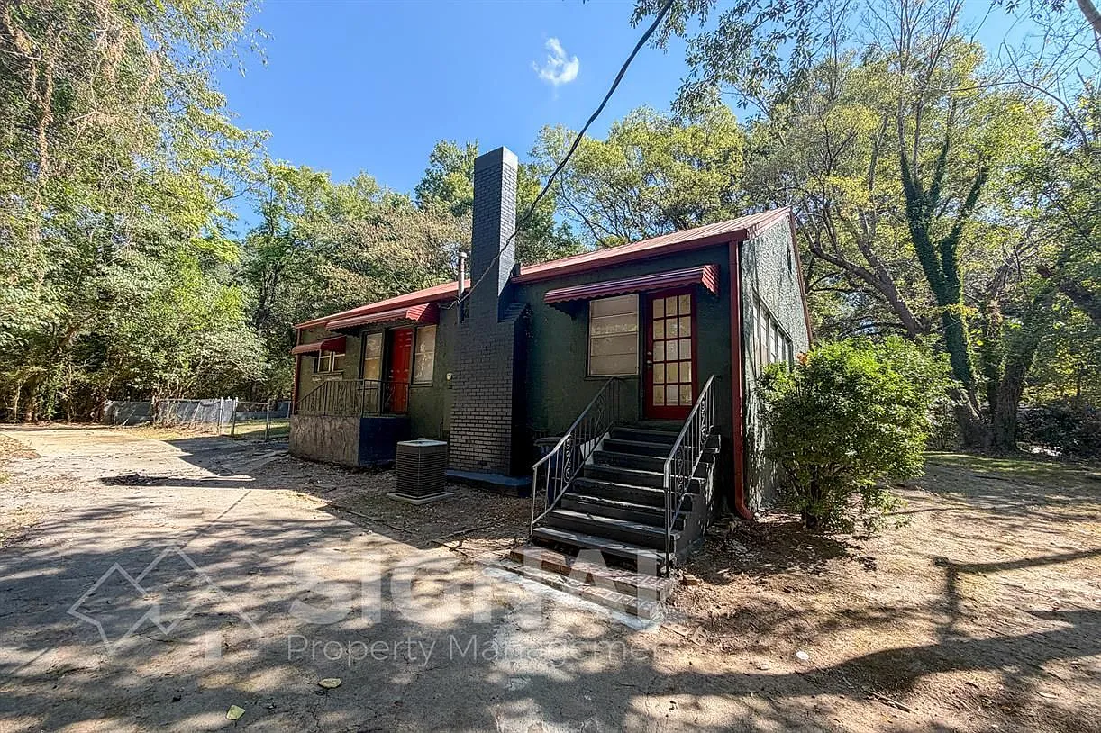4 bed, 2.0 bath, 1708 sqft, $1,200 — Photo 1