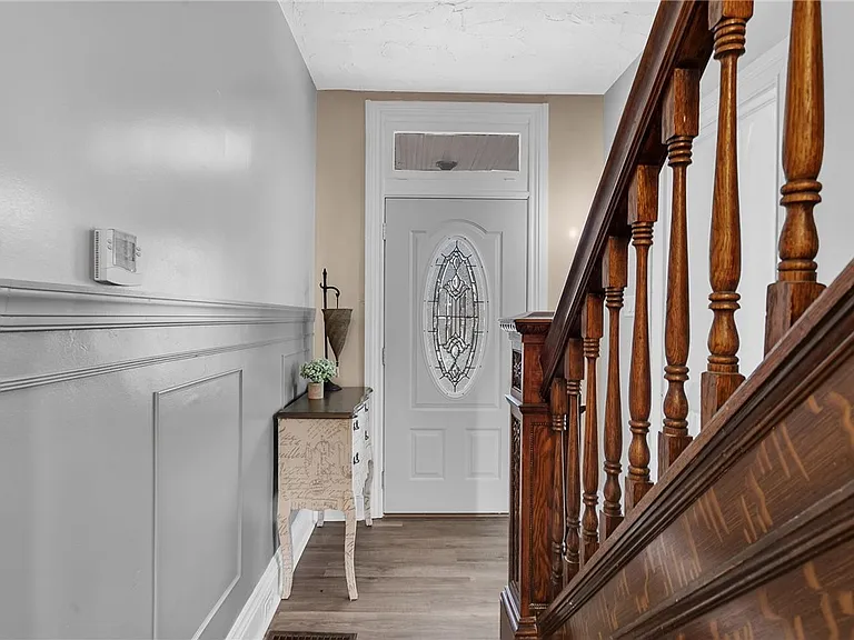 713 Clinton Pl — Photo 6