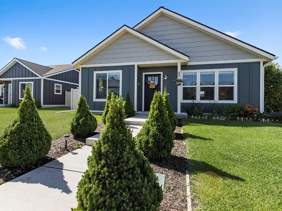 1st image of 1004 N Camas Ln